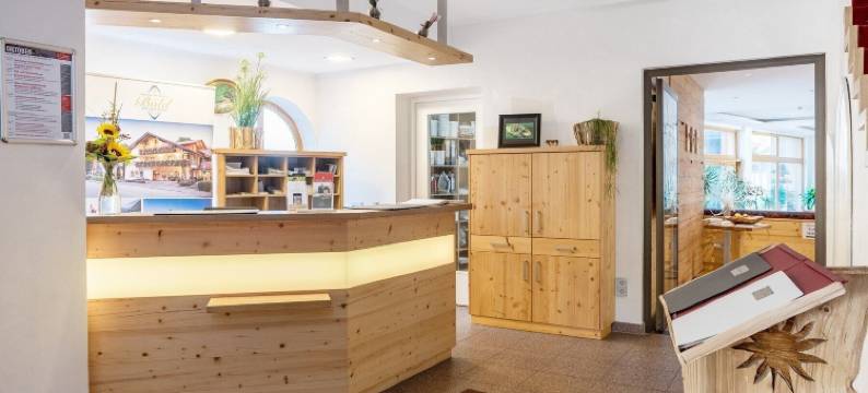 上阿玛高乌尔马赫餐厅及伯尔乡村酒店(Landhotel Böld Oberammergau)图片