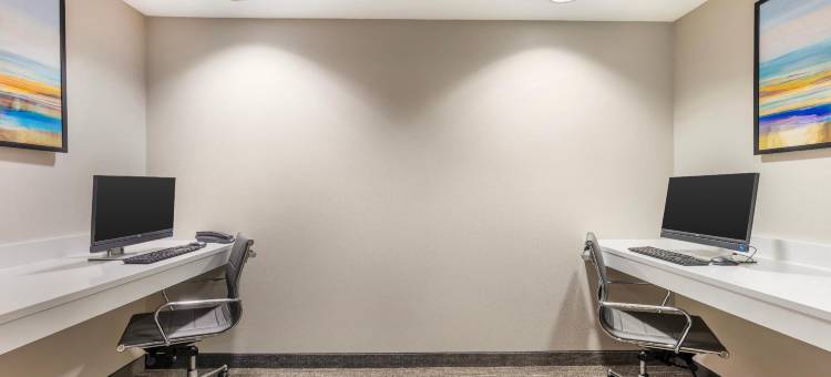 克拉丽奥波恩特苏福尔斯机场酒店(Clarion Pointe Sioux Falls Airport)图片