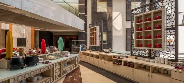 橡树联排别墅芝汉佩拉斯近Ciwalk-原长廊酒店(Townhouse Oak Cihampelas Near Ciwalk Formerly Promenade Hotel)图片