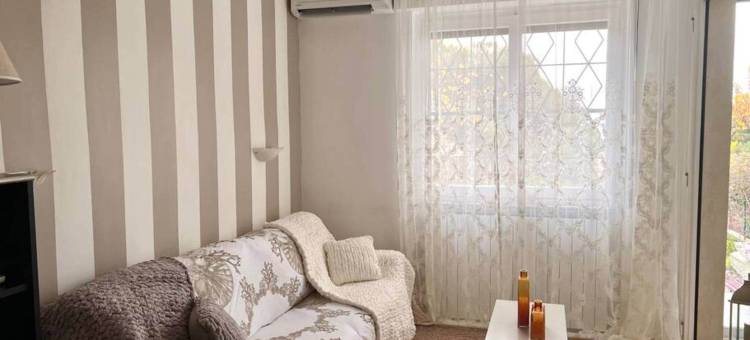 Garden view apartment in Sanremo with veranda图片