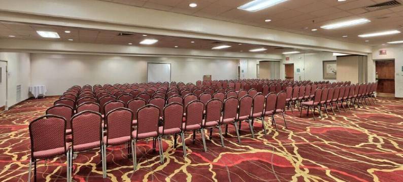 阿尔伯克基市中心温德姆华美达酒店(Ramada Plaza by Wyndham Albuquerque Midtown)图片