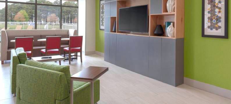 Holiday Inn Express 默特尔比奇百老汇@散化(Holiday Inn Express MYRTLE BEACH-BROADWAY@THE BCH by IHG)图片
