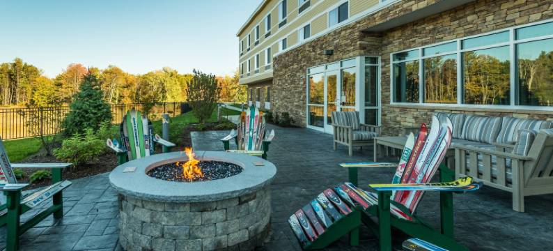 普利茅斯白山万枫酒店(Fairfield Inn & Suites Plymouth White Mountains)图片