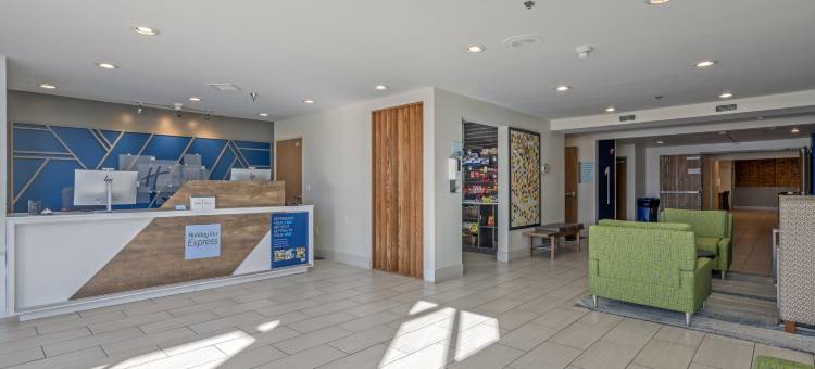 托灵顿智选假日套房酒店(Holiday Inn Express & Suites Torrington)图片