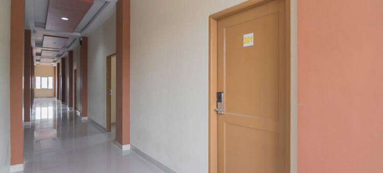 红多兹酒店-近三马林达伊斯兰中心(RedDoorz Near Islamic Center Samarinda)图片