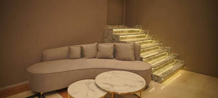 茂盛尊贵酒店(Lush Premier Hotel)图片