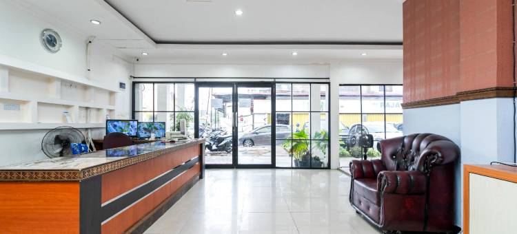 红多兹酒店-近北干巴鲁安迪尼RSIA(RedDoorz Near Rsia Andini Pekanbaru)图片