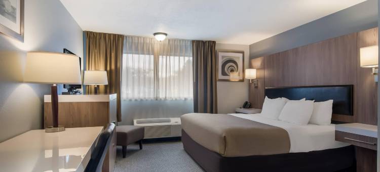 锡尔弗代尔班戈 - 基波特凯艺套房酒店(Quality Inn & Suites Silverdale Bangor-Keyport)图片