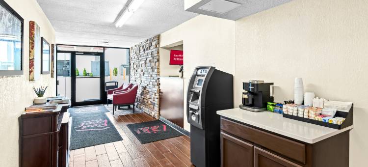 科特兰德红顶酒店(Red Roof Inn Cortland)图片