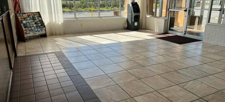 巴吞鲁日I-10赫里蒂奇Capital O酒店及套房(Heritage Inn & Suites by Capital O Baton Rouge I 10)图片