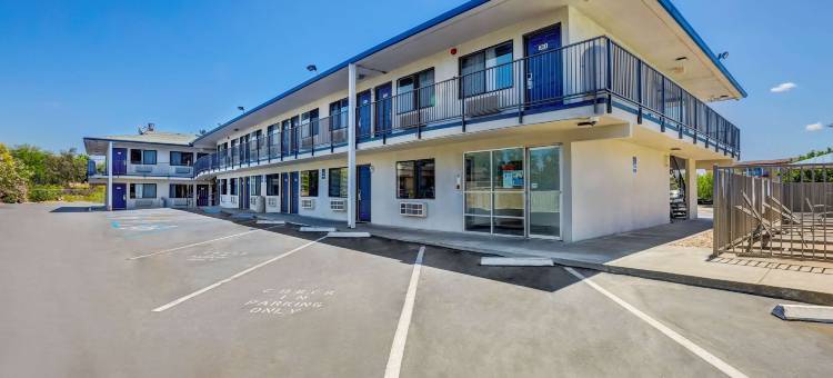 雷德布拉夫6号汽车旅馆(Motel 6 Red Bluff, CA)图片