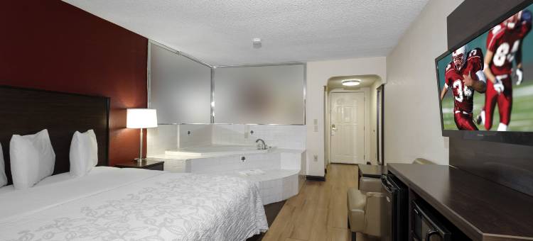 欧佩莱卡红屋顶普拉斯套房旅馆(Red Roof Plus+ & Suites Opelika)图片