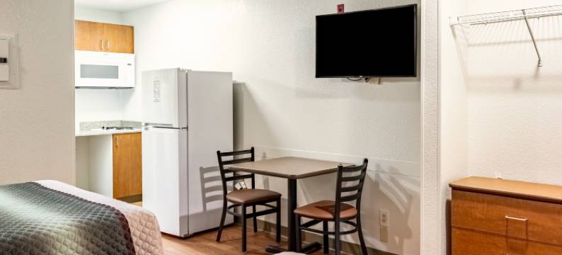 尤金-斯普林菲尔德霍姆汤开放式公寓(HomeTowne Studios Eugene - Springfield)图片