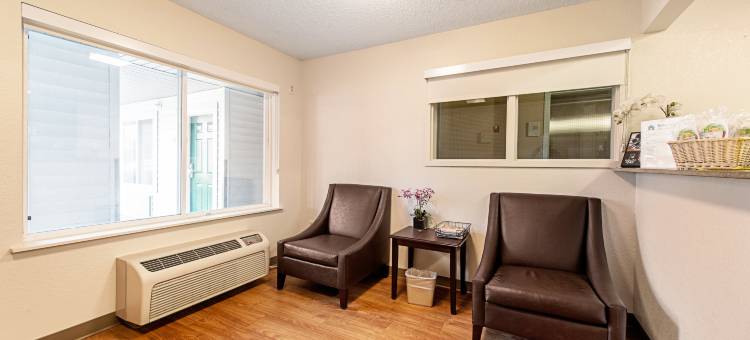 塔科马-普亚勒普霍姆汤开放式公寓(HomeTowne Studios Tacoma - Puyallup)图片