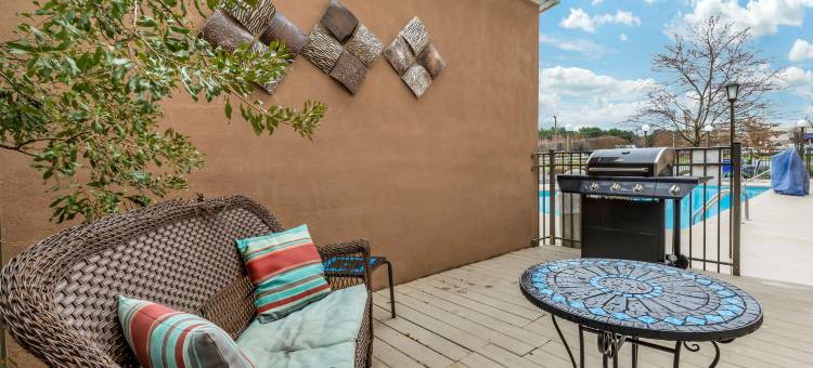 舒适酒店及套房-阿什伯勒东部(Comfort Inn & Suites Asheboro East)图片