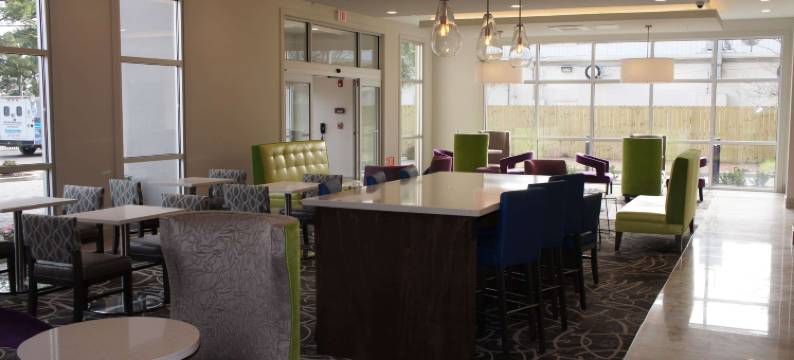 莫比尔拉昆塔温德姆套房酒店(La Quinta Inn & Suites by Wyndham Mobile)图片