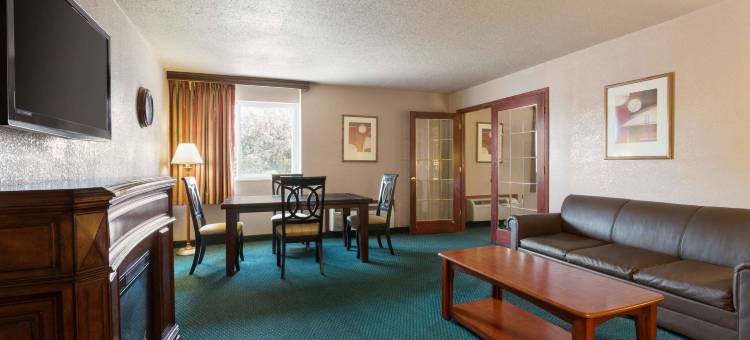 俾斯麦温德姆华美达酒店(Ramada by Wyndham Bismarck)图片