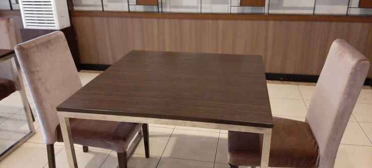 特加尔卡利塔酒店(Karlita Hotel Tegal)图片