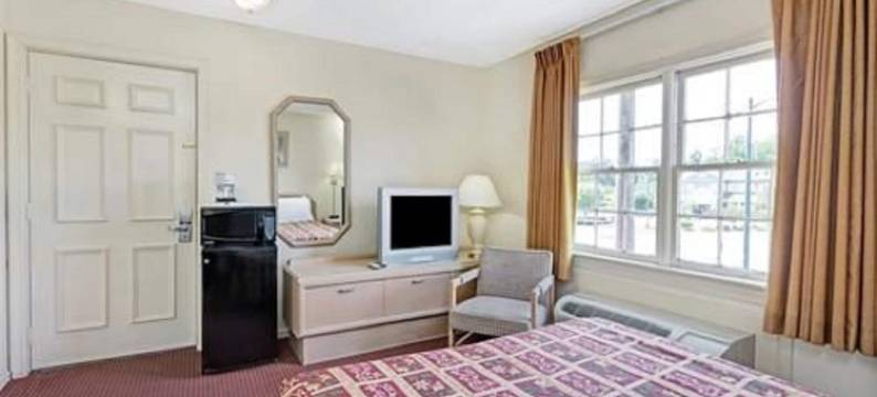 威廉斯堡约翰·史密斯船长汽车旅馆(Captain John Smith Inn Williamsburg)图片