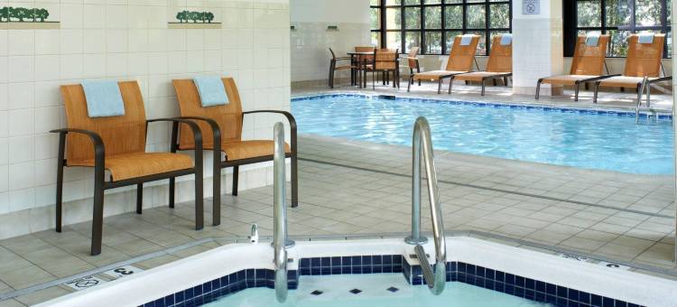 辛辛那提卡温顿万怡酒店(Courtyard Cincinnati Covington)图片