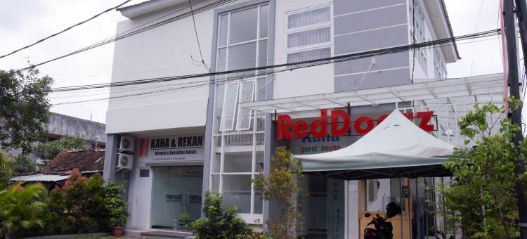 红多兹酒店-近格尔萨特里亚普沃科托(RedDoorz Near Gor Satria Purwokerto)图片