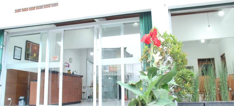 鲁玛伊斯兰及科兰雷南布根维尔旅馆(Rumah Syariah & Kolam Renang Bugenville Guesthouse)图片