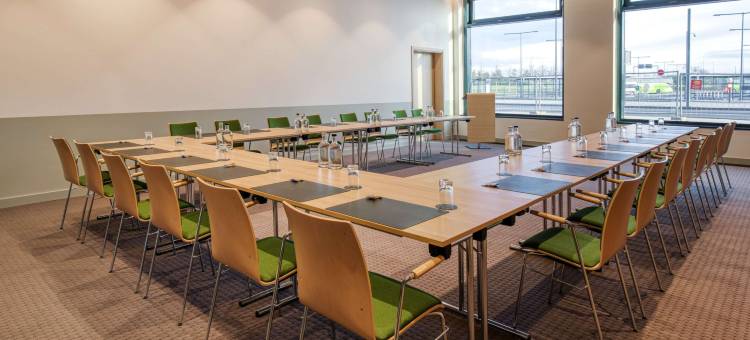 柏林机场1+2航站楼城际酒店(IntercityHotel Berlin Airport BER Terminal 1+2)图片