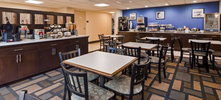 伯克希尔山贝斯特韦斯特优质套房酒店(Best Western Plus Berkshire Hills Inn  Suites)图片