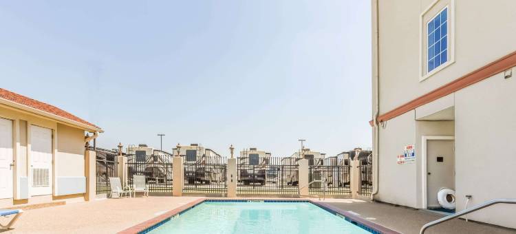 阿尔瓦拉多速8酒店(Super 8 by Wyndham Alvarado)图片