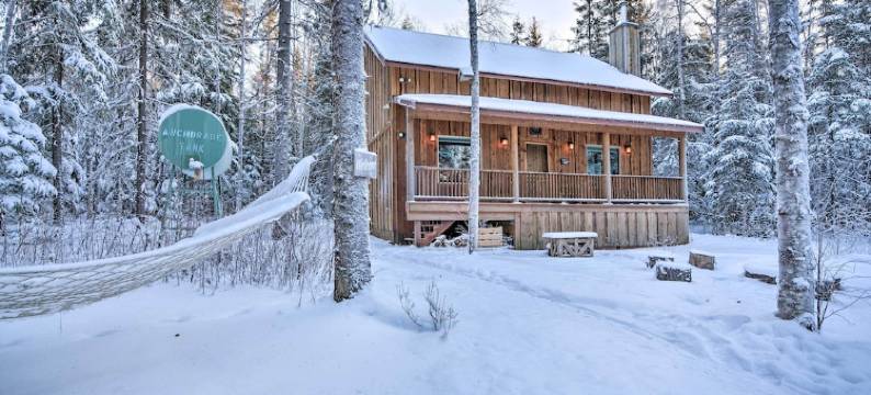 家庭小屋：探索阿拉斯加的最爱游乐场(Family Cabin Explore Alaskas Favorite Playground)图片