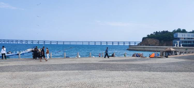 180度一线海景家庭房亲子温暖公寓(中山路分店)图片