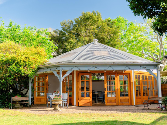 马迪斯波尔哇啦酒店