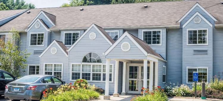 贝瑟尔/丹伯里温德姆麦客达套房酒店(Microtel Inn & Suites by Wyndham Bethel/Danbury)图片