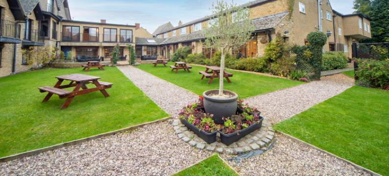 霍尔特酒店(The Holt Hotel)图片