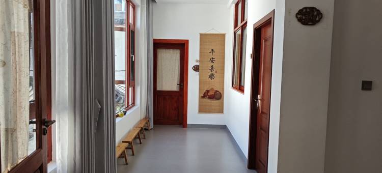 大理拾月理民宿(弘圣路分店)图片