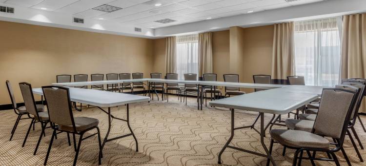 尤福拉湖附近凯艺套房酒店(Quality Inn & Suites Near Lake Eufaula)图片