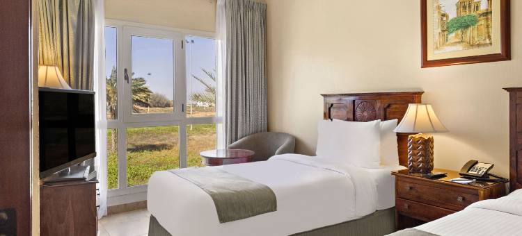 哈姆拉村酒店(Al Hamra Village Hotel)图片
