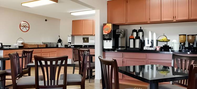 滑铁卢-雪松瀑布温德姆豪生酒店(Howard Johnson by Wyndham Waterloo/Cedar Falls)图片