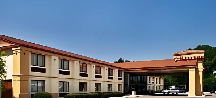 土斯卡鲁沙华美达酒店(Ramada by Wyndham Tuscaloosa)图片