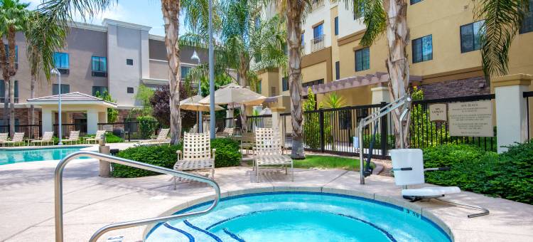 Staybridge Suites 凤凰的格兰岱尔(Staybridge Suites Phoenix - Glendale Sports Dist)图片