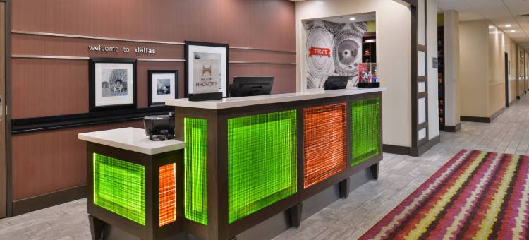 达拉斯市场中心欢朋套房酒店(Hampton Inn & Suites Dallas Market Center)图片