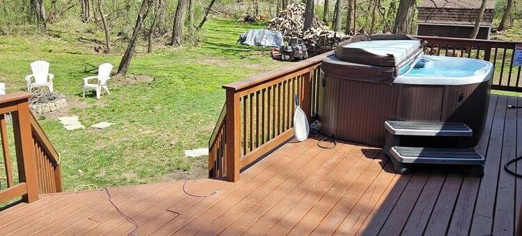 3 BdrHomew/HotTub+FREE Firewood,sleeps10inMauston,closeto WI Dells/Attractions图片