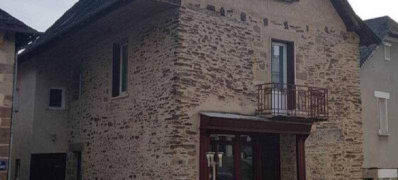 A little corner of paradise in old Allassac图片