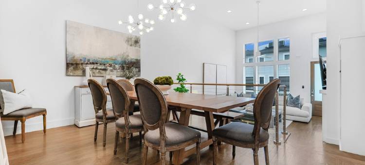 Free Night Deal! Downtown Luxury! Only 2MI to Broadway!4 of 5 Homes in A Row!图片