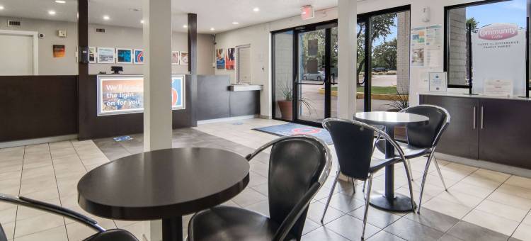 达拉斯6号汽车旅馆 - 艾迪生(Motel 6 Addison, TX - Dallas)图片