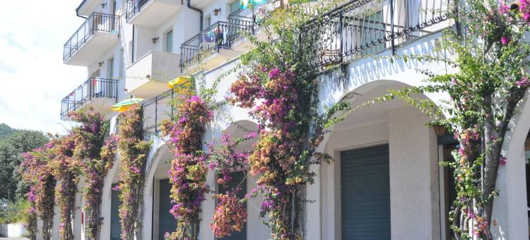 博尔戈德加丽乌利维2号度假村(Residence Il Borgo Degli Ulivi Resort)图片