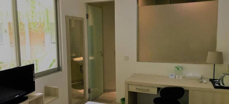 本杰尔尼翰勒格林套房酒店(LeGreen Suite Penjernihan)图片