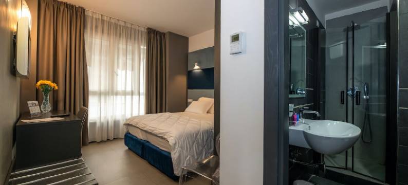 黄金酒店(Golden Hotel)图片