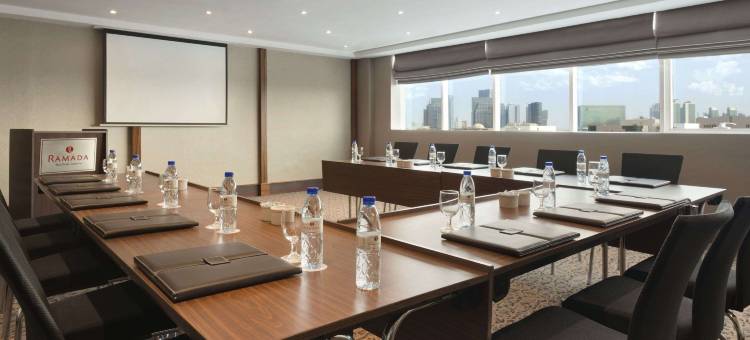 阿布扎比滨海路华美达酒店(Ramada by Wyndham Abu Dhabi Corniche)图片