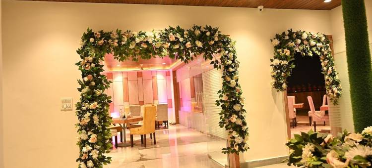 阿克里蒂克拉克斯酒店(Aakriti Clarks Inn Express)图片